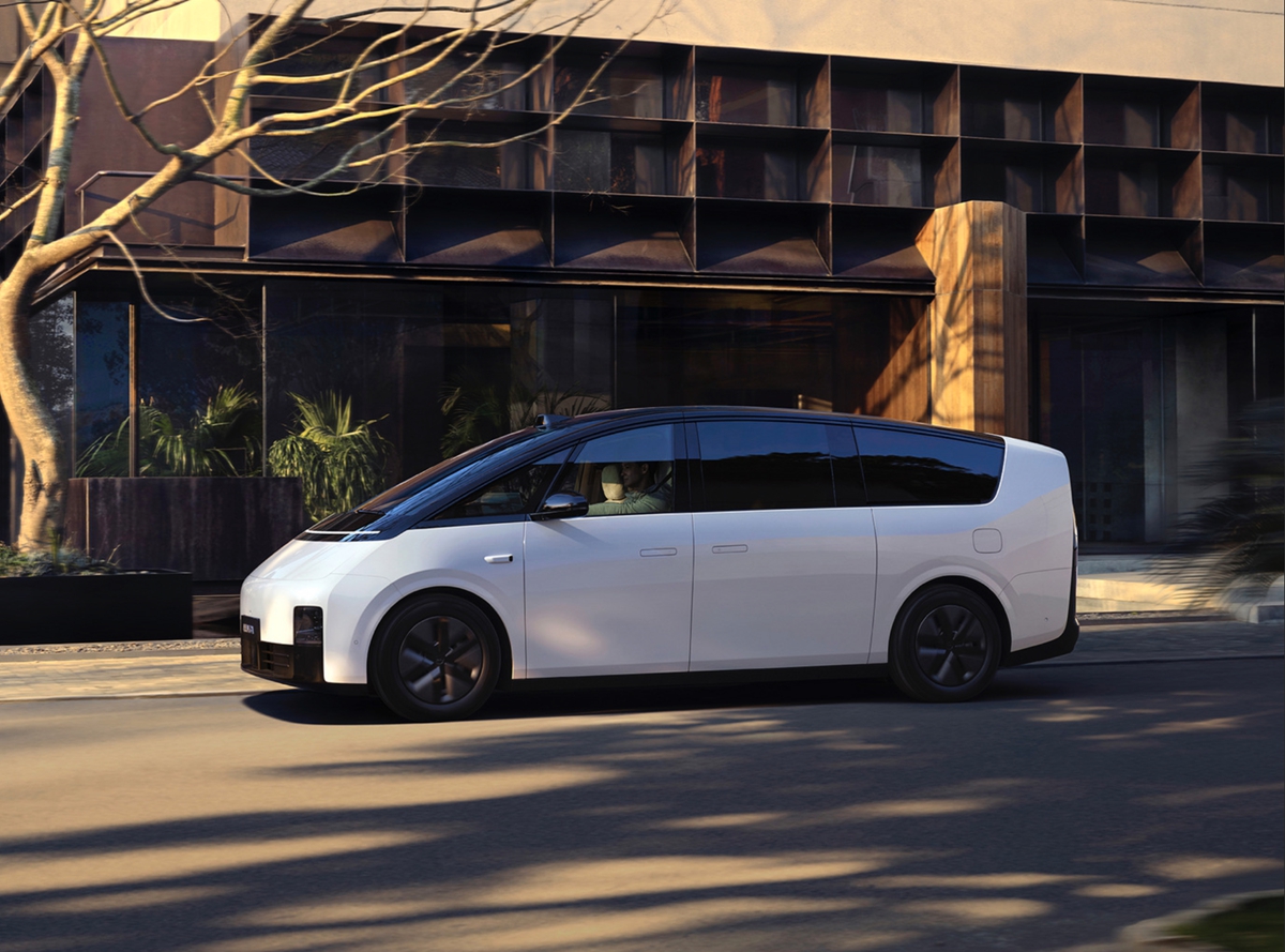 2024 Ultra Li Mega MPV